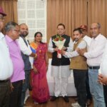 धाकड़ धामी का धाकड़ एक्शन, सैनिकों के गांव लुठियाग की 21 साल पुरानी सड़क मांग पर एक घंटे में कार्रवाई, 15 दिन में मांगी रिपोर्ट